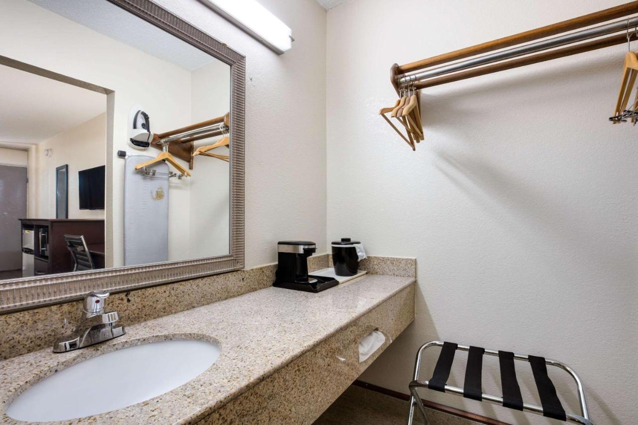 Quality Inn Старквилл Экстерьер фото