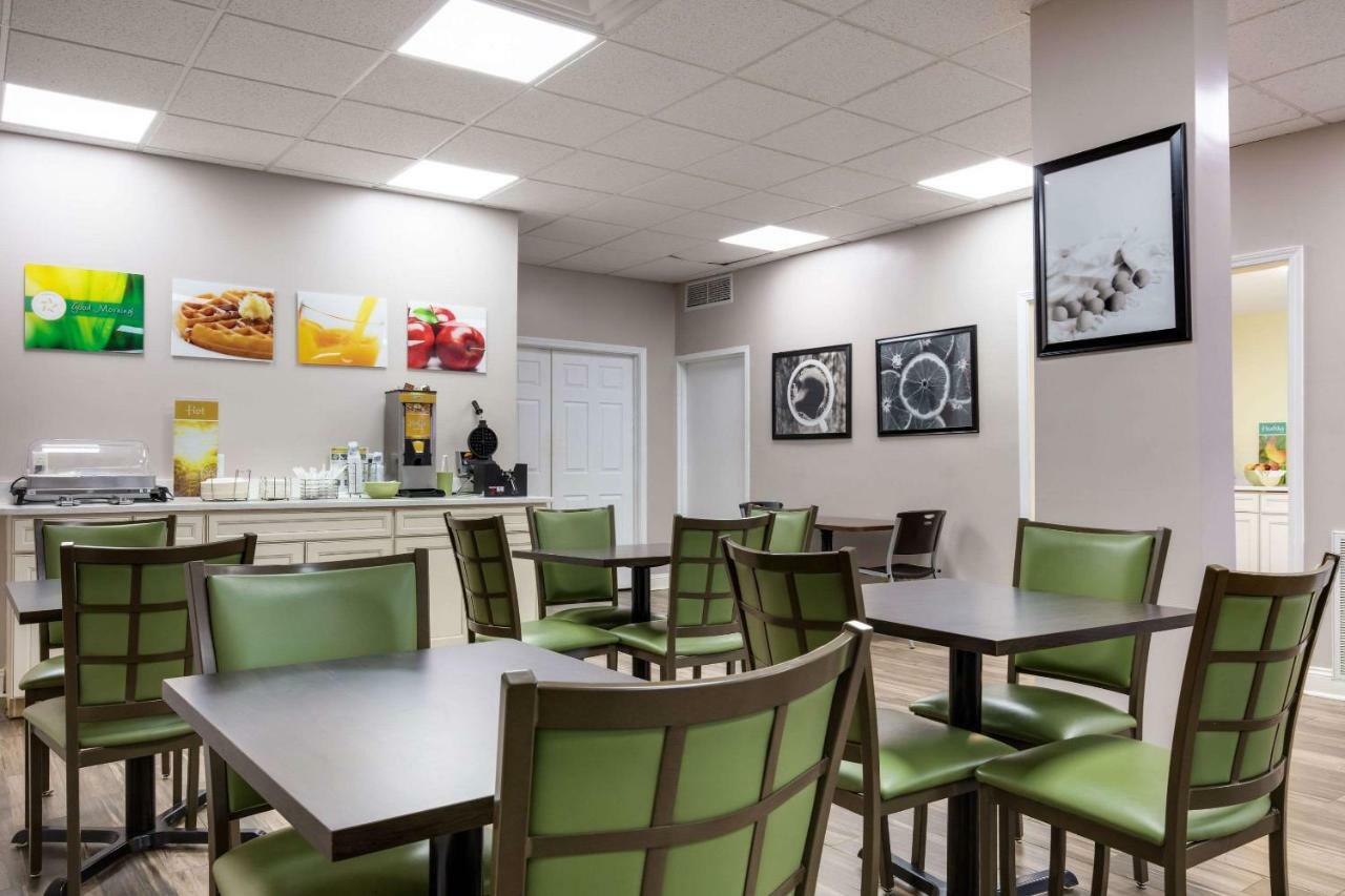 Quality Inn Старквилл Экстерьер фото